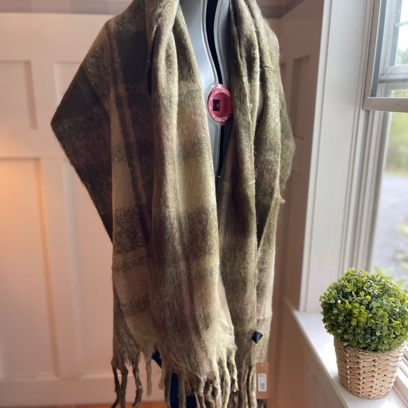 Steve Madden Olive and Beige Plaid Fringe Scarf - Picture 2 of 5
